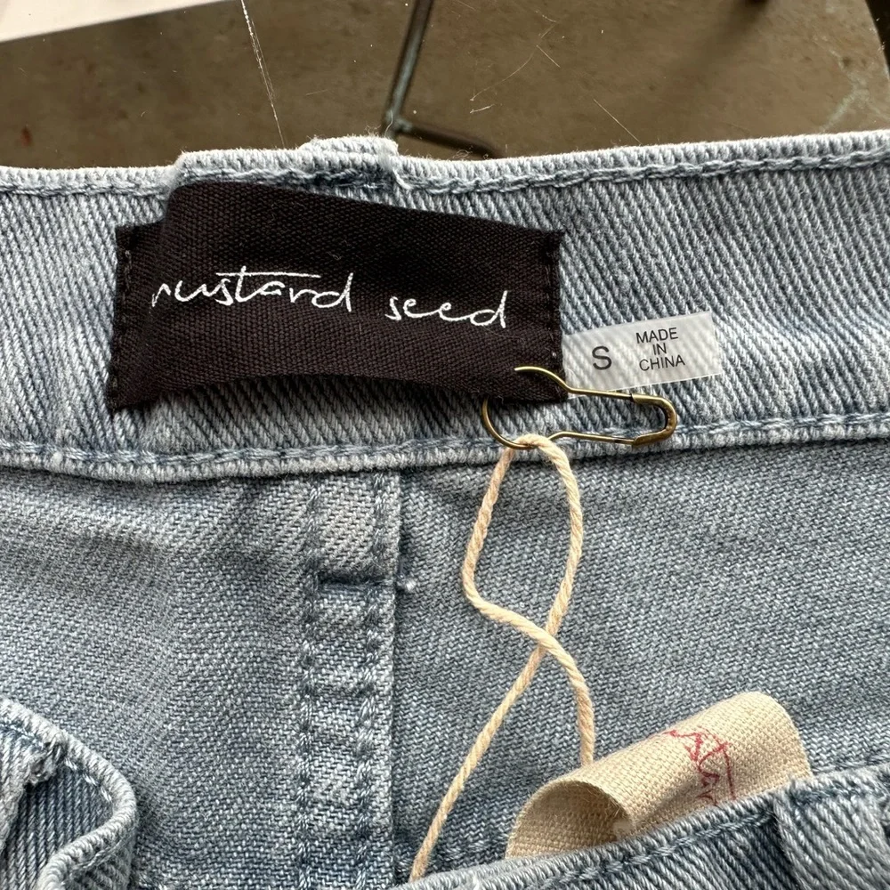Mustard Seed Light Gray Distressed Denim Jean Shorts